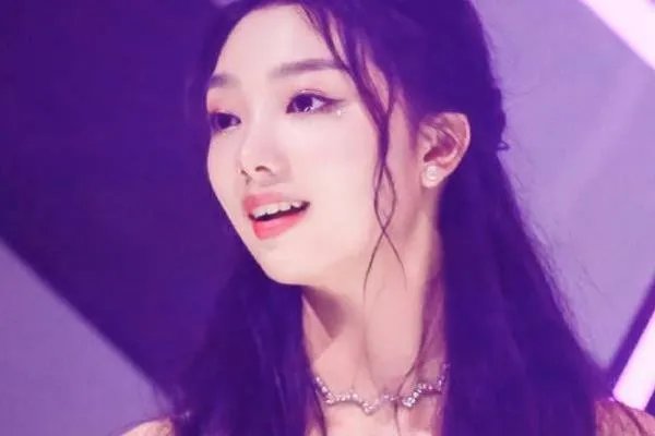 李紫婷为什么会中文？