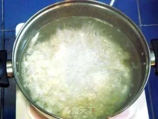 冰糖银耳莲子羹