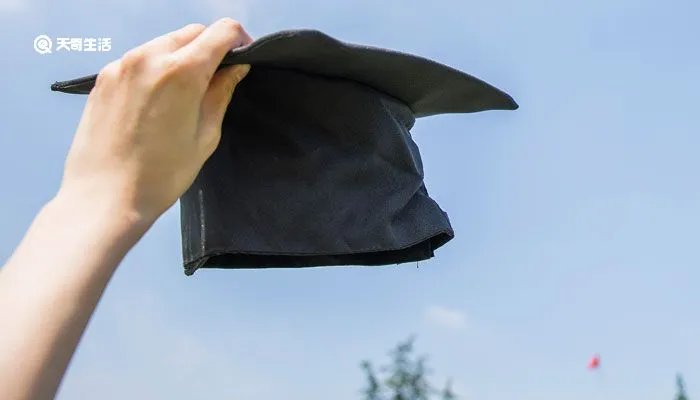 工科的学士服是什么颜色的