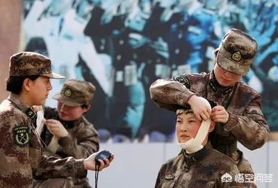 大学生当女兵好吗