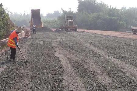 砂石垫层和灰土垫层的优缺点有哪些？？