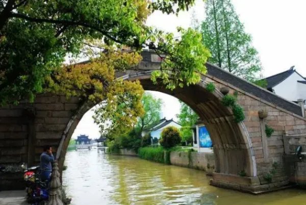 枫桥经验的基本内涵是什么?