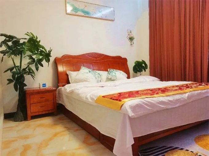 北京延庆百里画廊山泉云舍民宿，篱笆环绕的超大休闲场地与菜园！