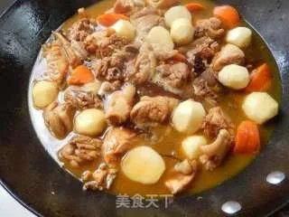 土豆炖鸡块