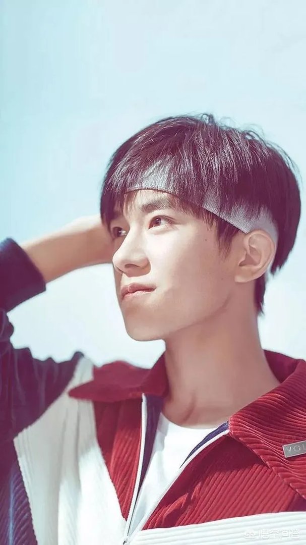 如何评价易烊千玺在《幻乐之城》首期节目中的表现？