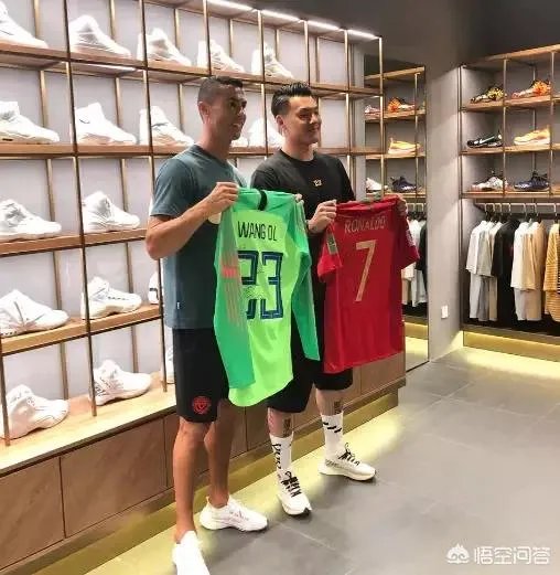 C罗中国行期间，为何会面中国球员王大雷？