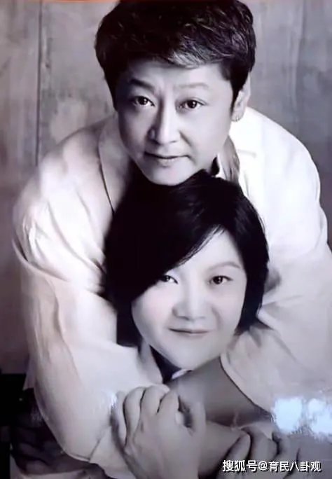 洪晃现任杨晓平老公照片？