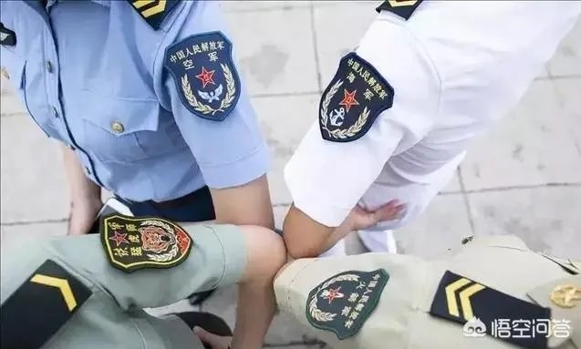 大学生当女兵好吗