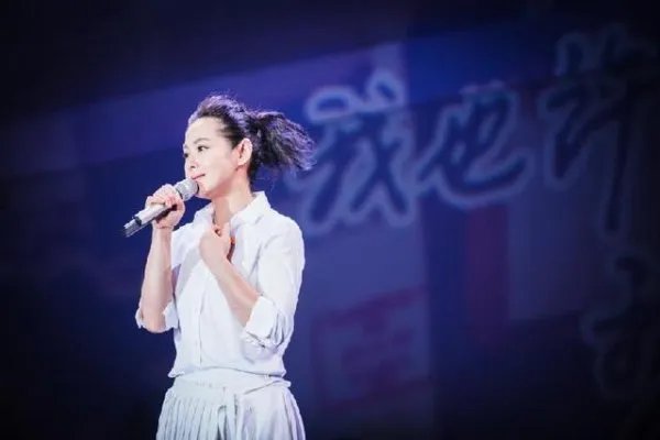 刘若英的歌声唱哭了很多人，她经历过什么呢？