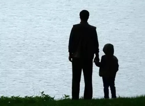 叔叔，请把我埋的浅一点，要不然明天妈妈找不到我了…