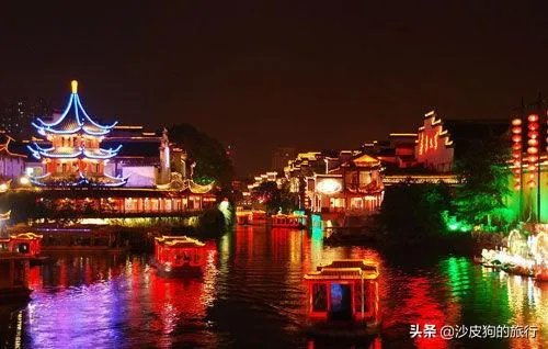 南京有哪些好玩的景点？住宿有哪些建议？