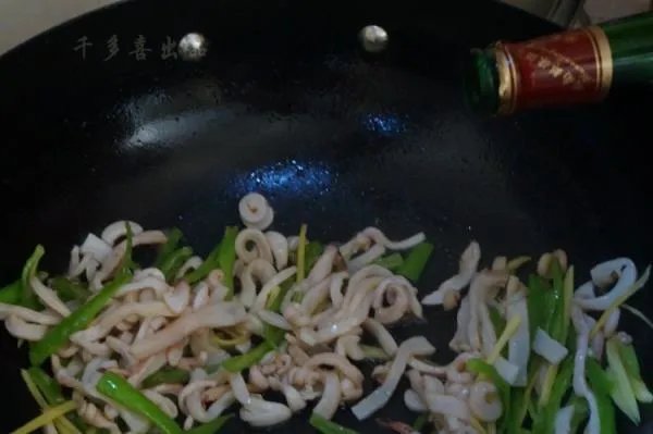 炒鱿鱼的家常做法是什么？