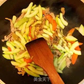 西葫芦炒肉
