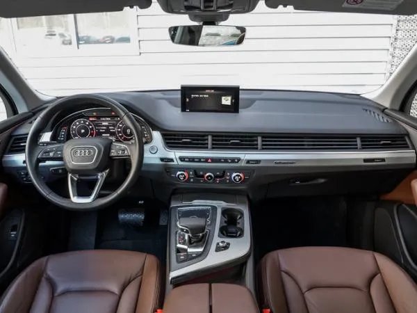 奥迪Q7报价是多少？目前值得入手么？