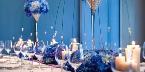 冬季伴娘服装搭配技巧 冬天选择什么样的伴娘服才好看