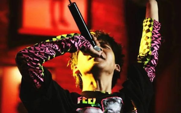 求这张大张伟图片的高清大图